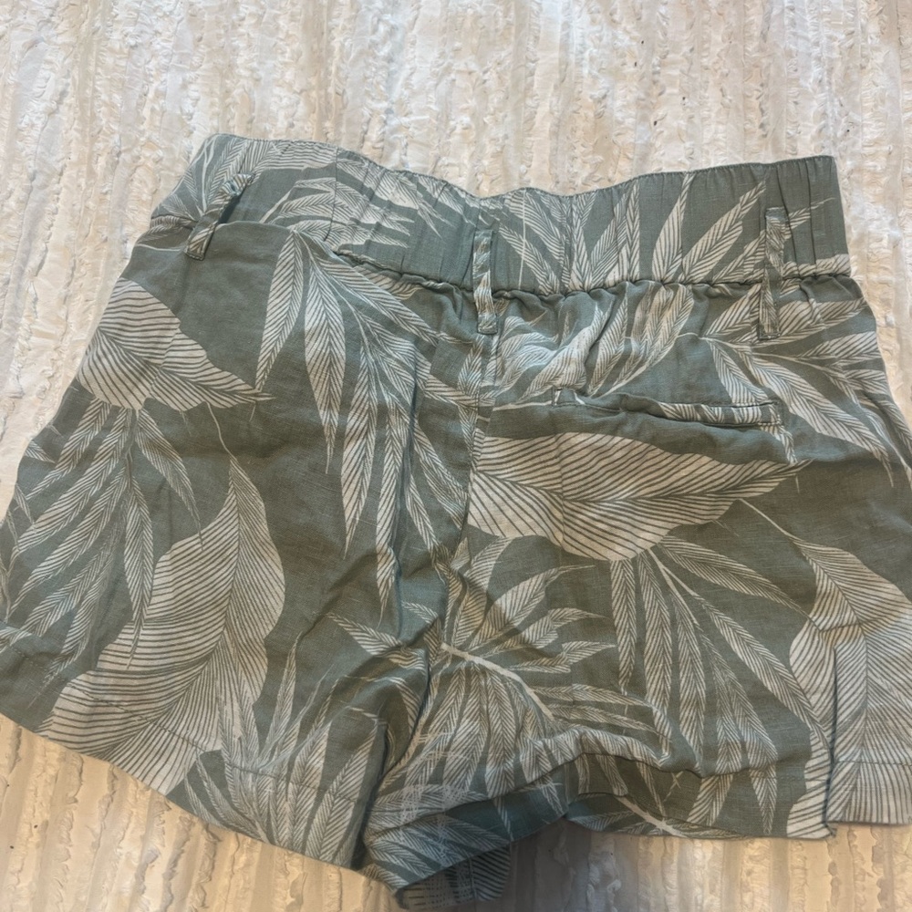 Tahari High Waist Leaf Pattern Shorts - Green and White